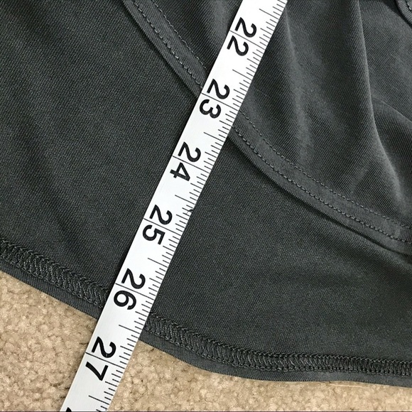 Green Tea Women’s Oversized V-Neck T-Shirt Modal Ruffle Hem Size Small - Picture 10 of 10